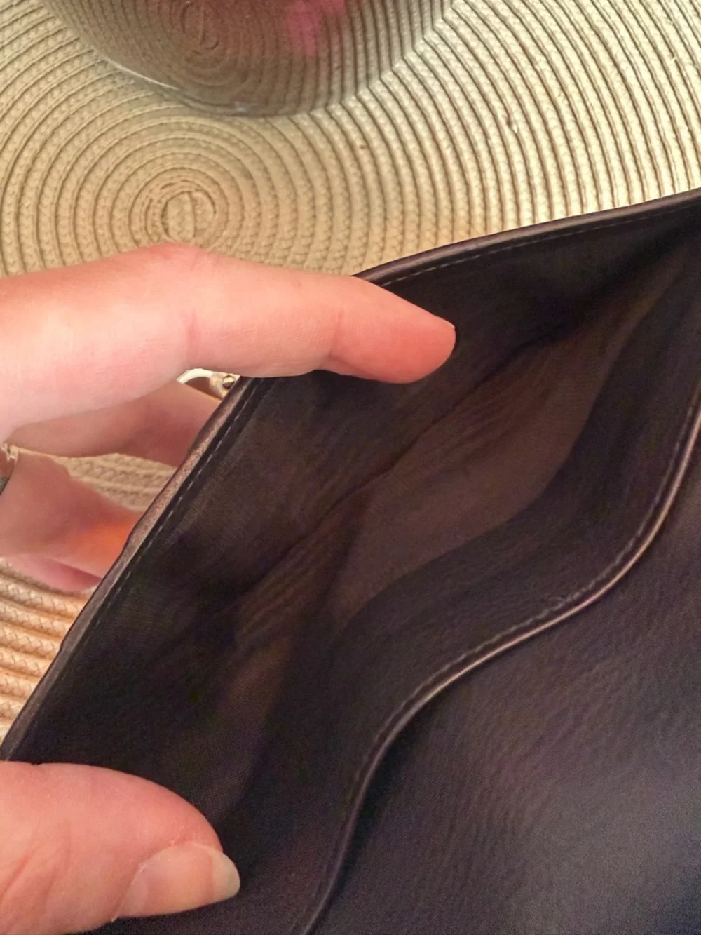 Vintage Gucci Black Leather Bifold Wallet with Snap Back - Picture 7 of 15